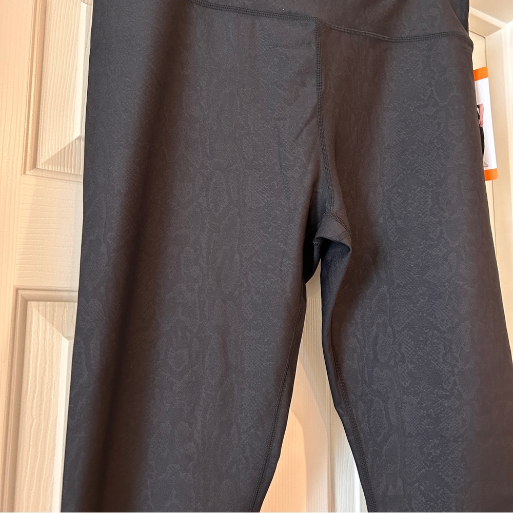 Sage Women's Black Patterned Leggings - Picture 2 of 6